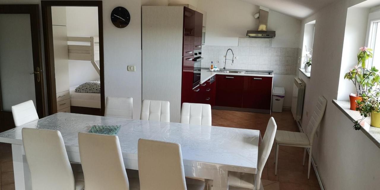 Apartma Ceh Gabrovica pri Crnem Kalu Exterior photo